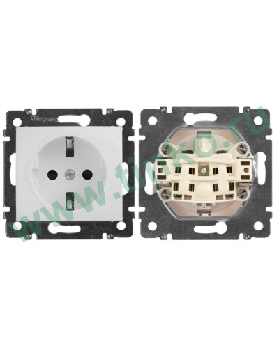 Розетка Valena 2К+3 10/16А, белый (774420). Розетка. LegranD в Смоленске